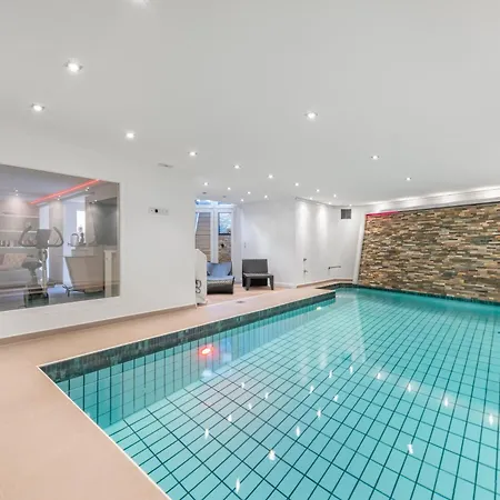 Aurion - Indoor Pool, Sauna , Jacuzzi & Fitness Apartment Düsseldorf
