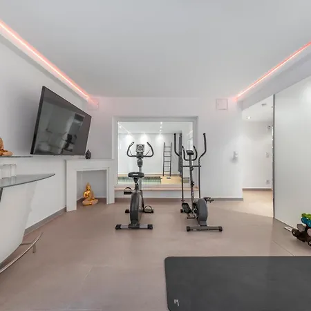 Apartment Aurion - Indoor Pool, Sauna , Jacuzzi & Fitness *