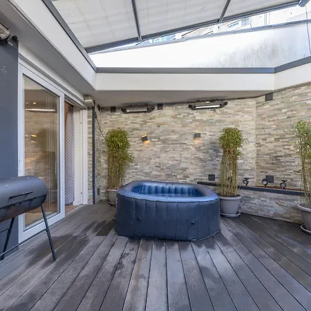 Aurion - Indoor Pool, Sauna , Jacuzzi & Fitness Apartment