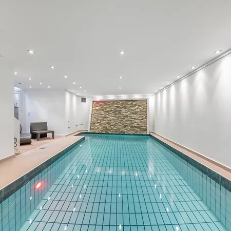 Aurion - Indoor Pool, Sauna , Jacuzzi & Fitness Düsseldorf