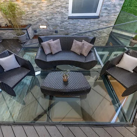 Aurion - Indoor Pool, Sauna , Jacuzzi & Fitness Apartment Düsseldorf