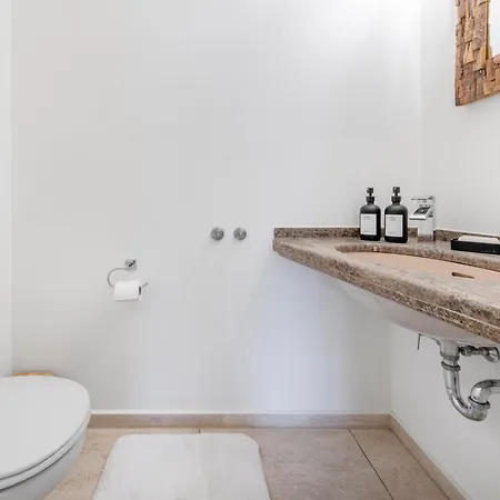Aurion - Indoor Pool, Sauna , Jacuzzi & Fitness Apartment *