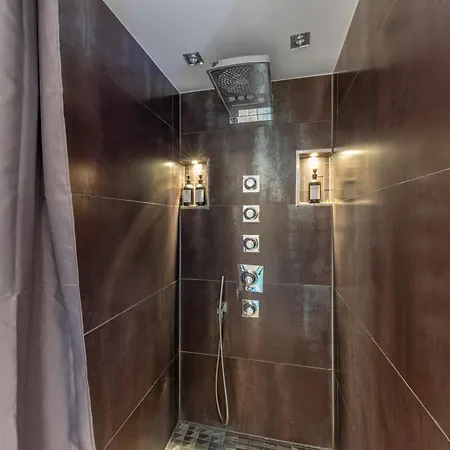 Apartment Aurion - Indoor Pool, Sauna , Jacuzzi & Fitness Düsseldorf